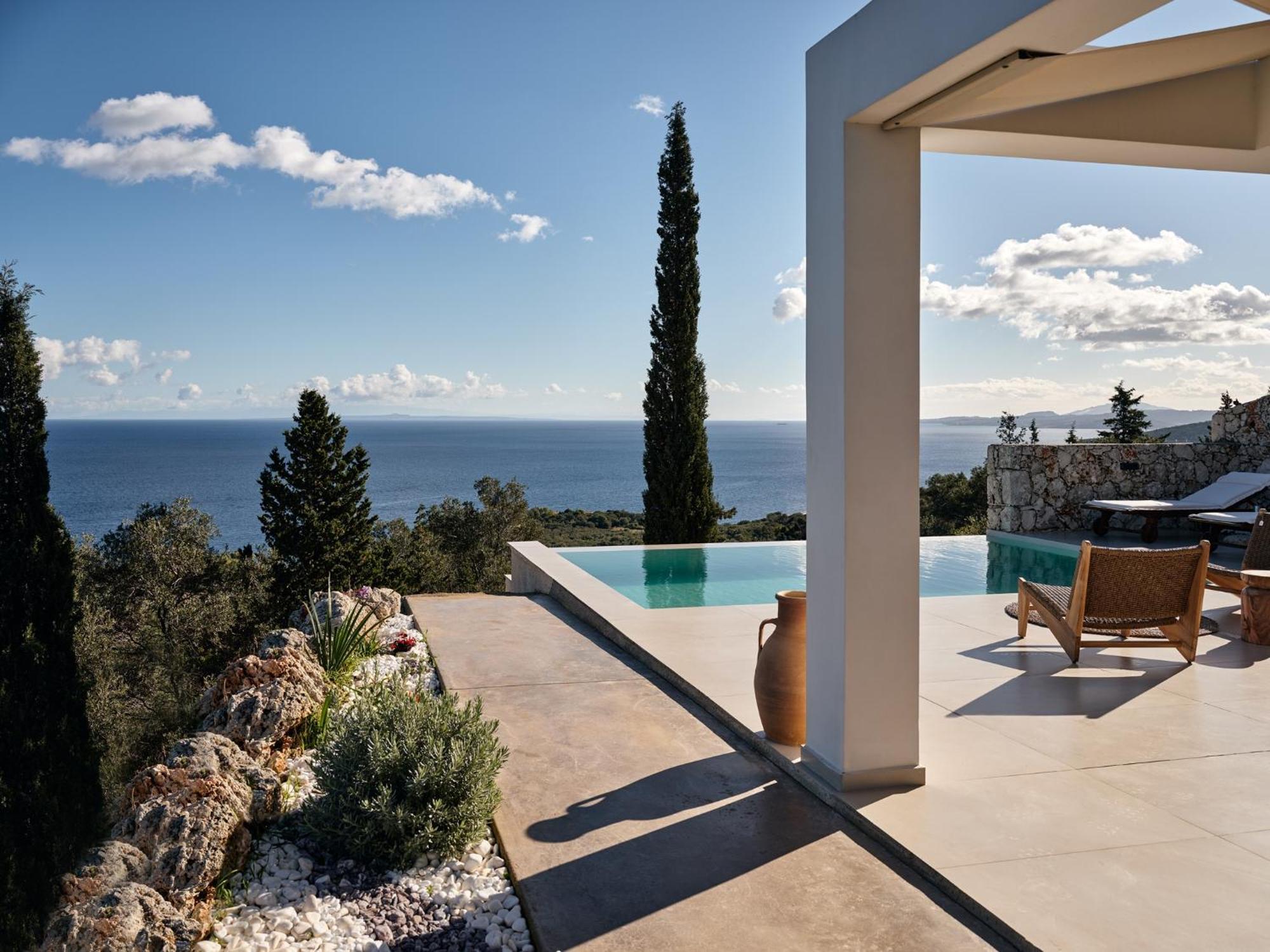 Thelxi's I - Brand New Seaview Suite!