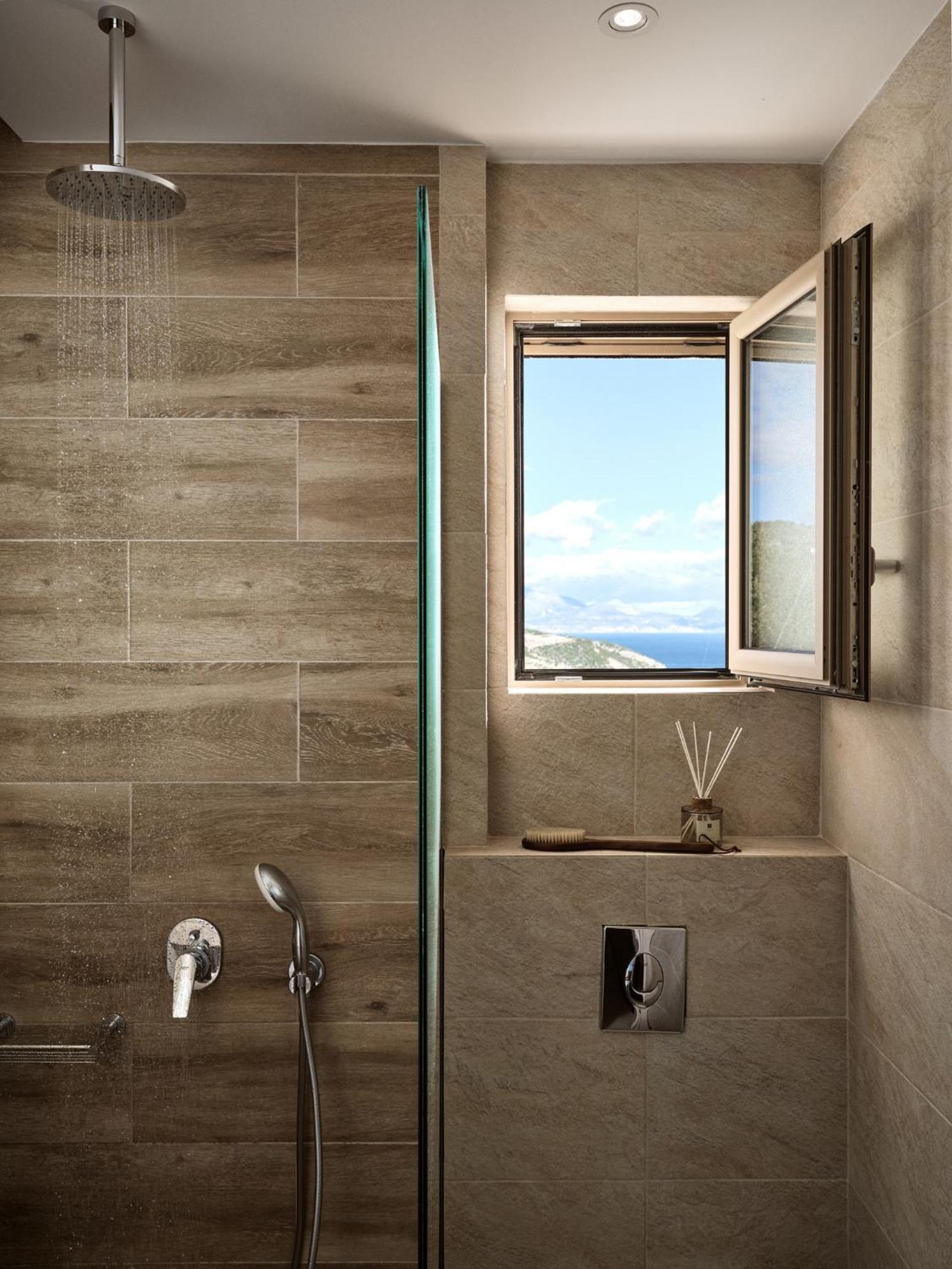 Villa Thelxi's I - Brand New Seaview Suite!