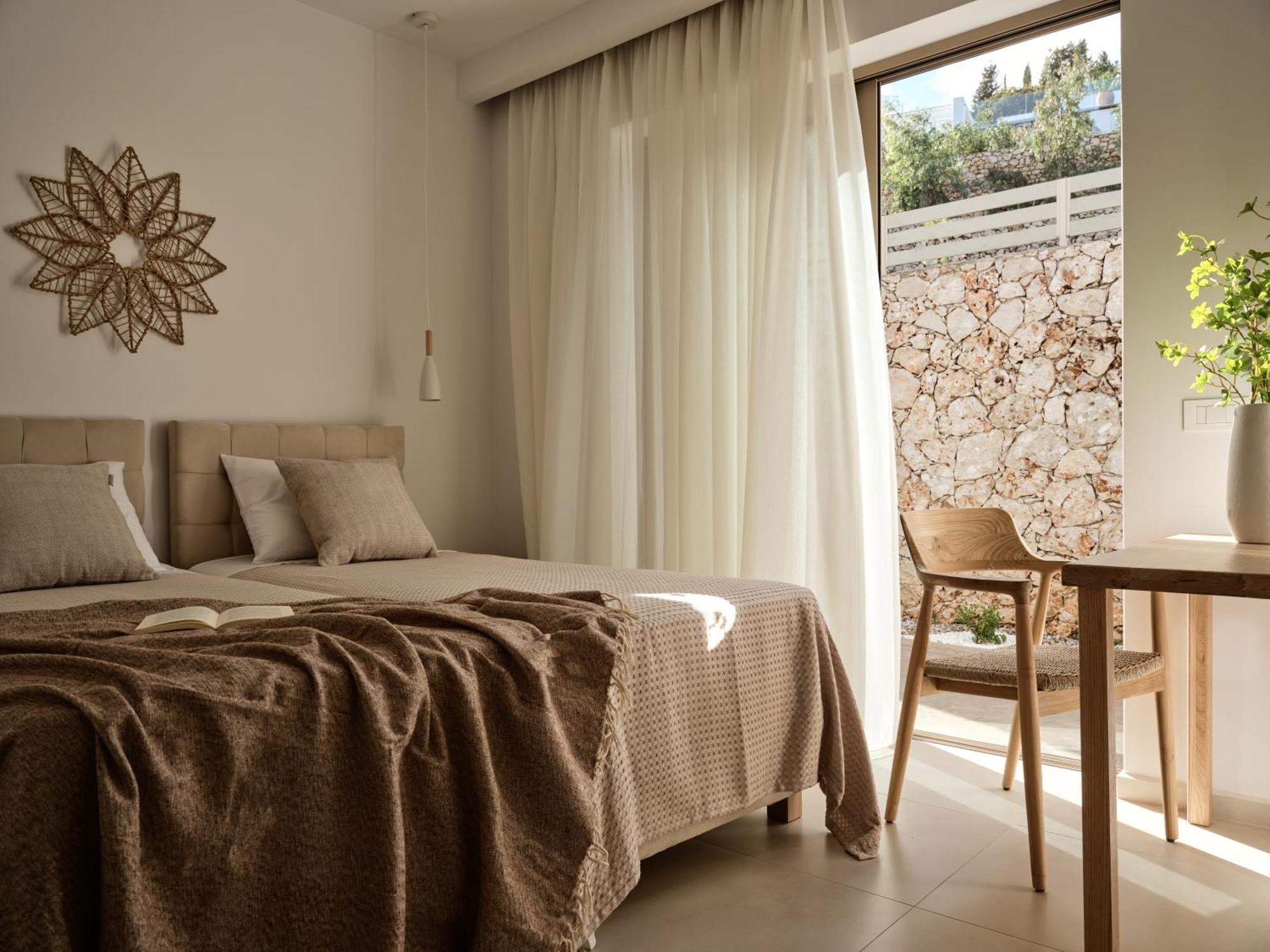 Thelxi's I - Brand New Seaview Suite!