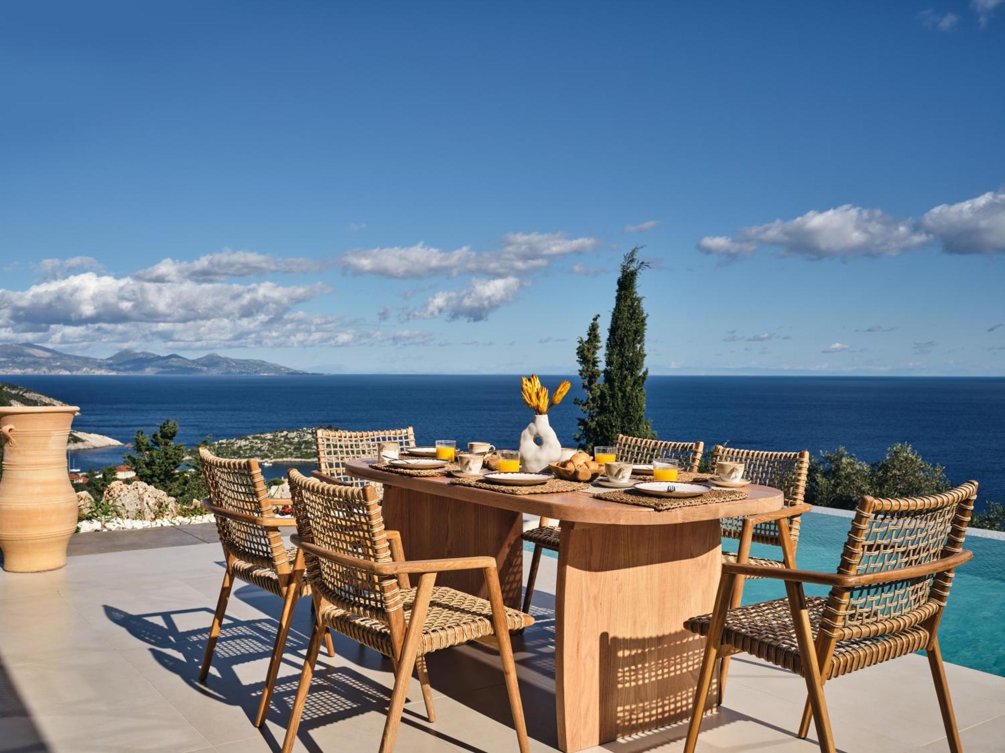 Villa Thelxi's I - Brand New Seaview Suite!