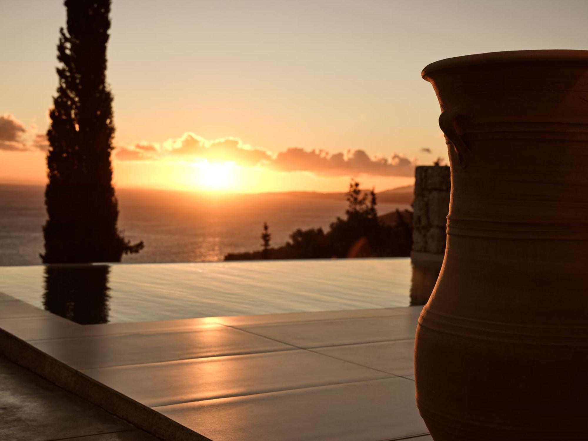 Thelxi's I - Brand New Seaview Suite! Villa Ayos Nikolaos