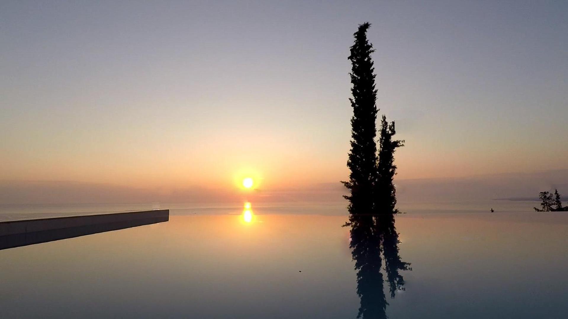 Thelxi's I - Brand New Seaview Suite! Villa *